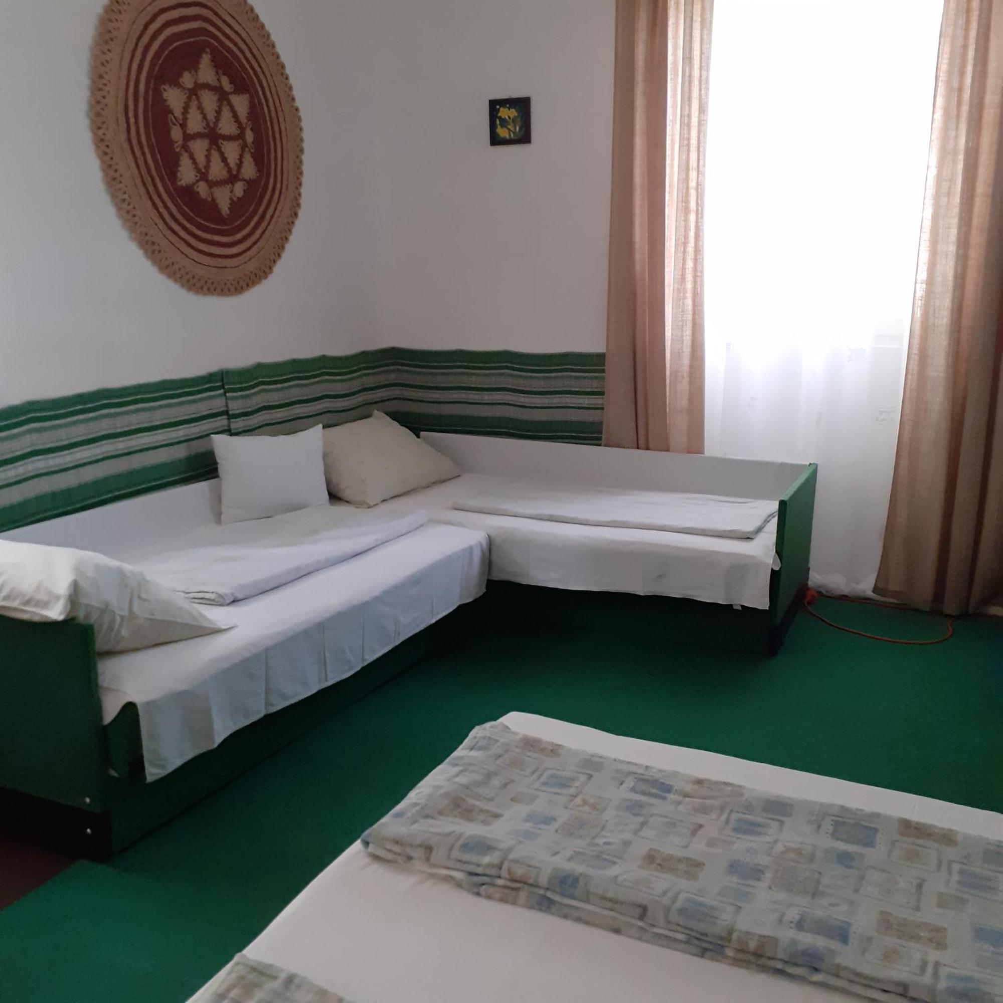 Marika Vendeghaz Apartment Abadszalok Room photo